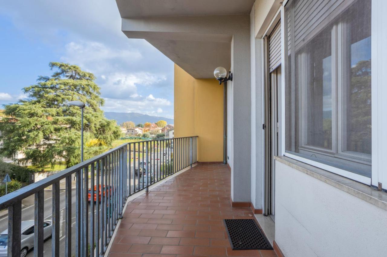 Lucca Roomy Apartment With Balcony And Parking! Eksteriør bilde